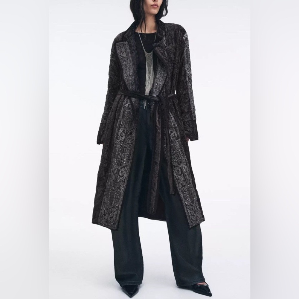 Zara Zw Collection Limited Edition Embroidered Velvet Kimono Jacket